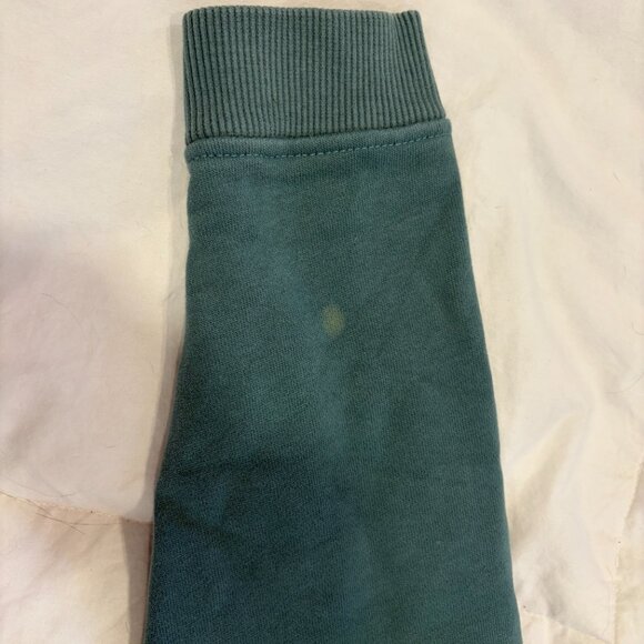 Tracksmith women’s Trackhouse Sweatshirt in Sea Pine - Picture 5 of 8